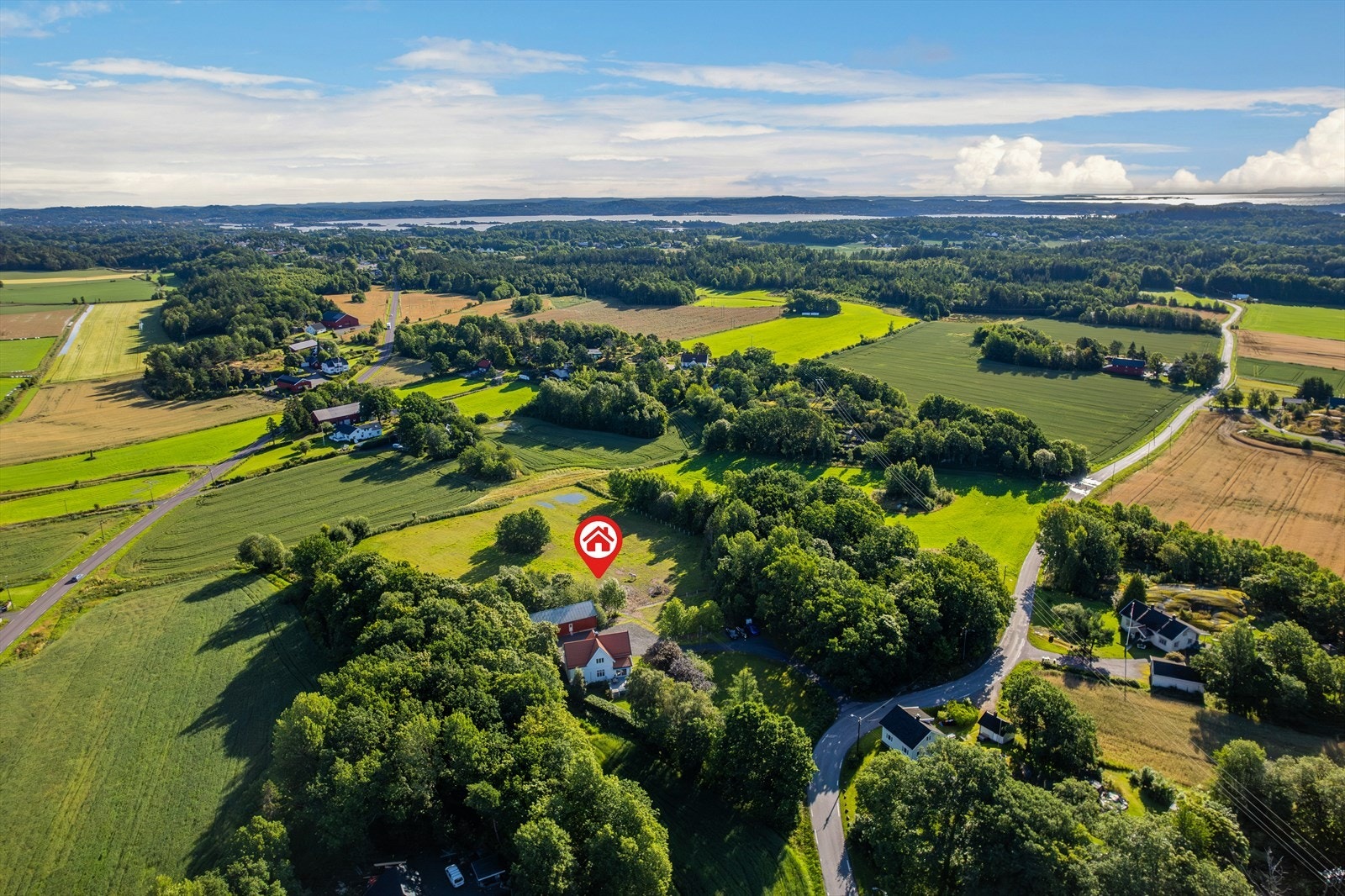 Her er du helt for deg selv, samtidig som du er kun 10 minutters kjøring unna både Sandefjord og Larvik. Galleribilde