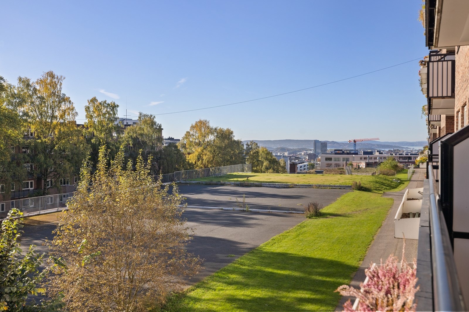 Flott, langstrakt utsikt retning Oslo sentrum Galleribilde