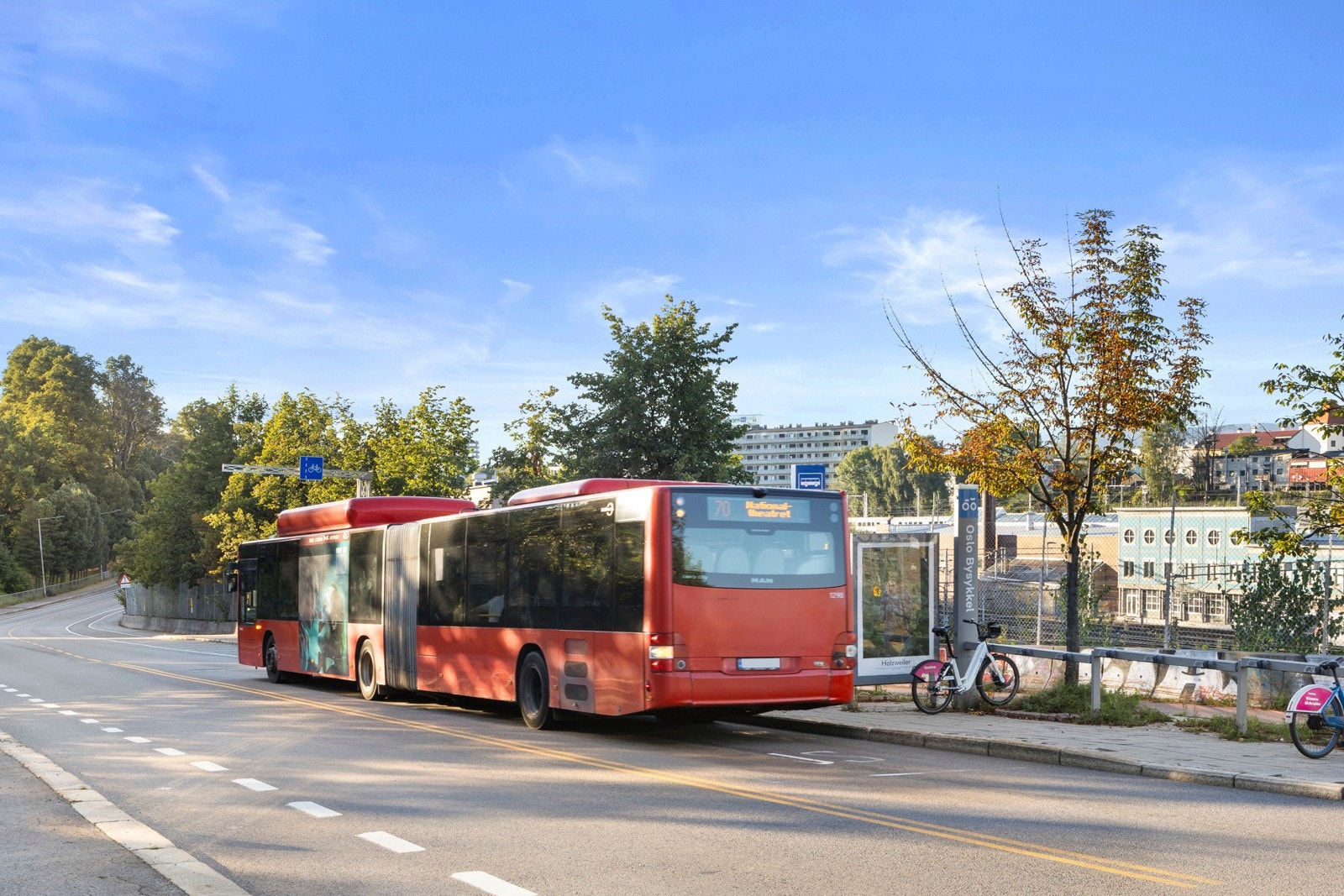 Gode kollektivmuligheter med både buss og trikk. Det er 3 minutters gange til bussstopp Galleribilde