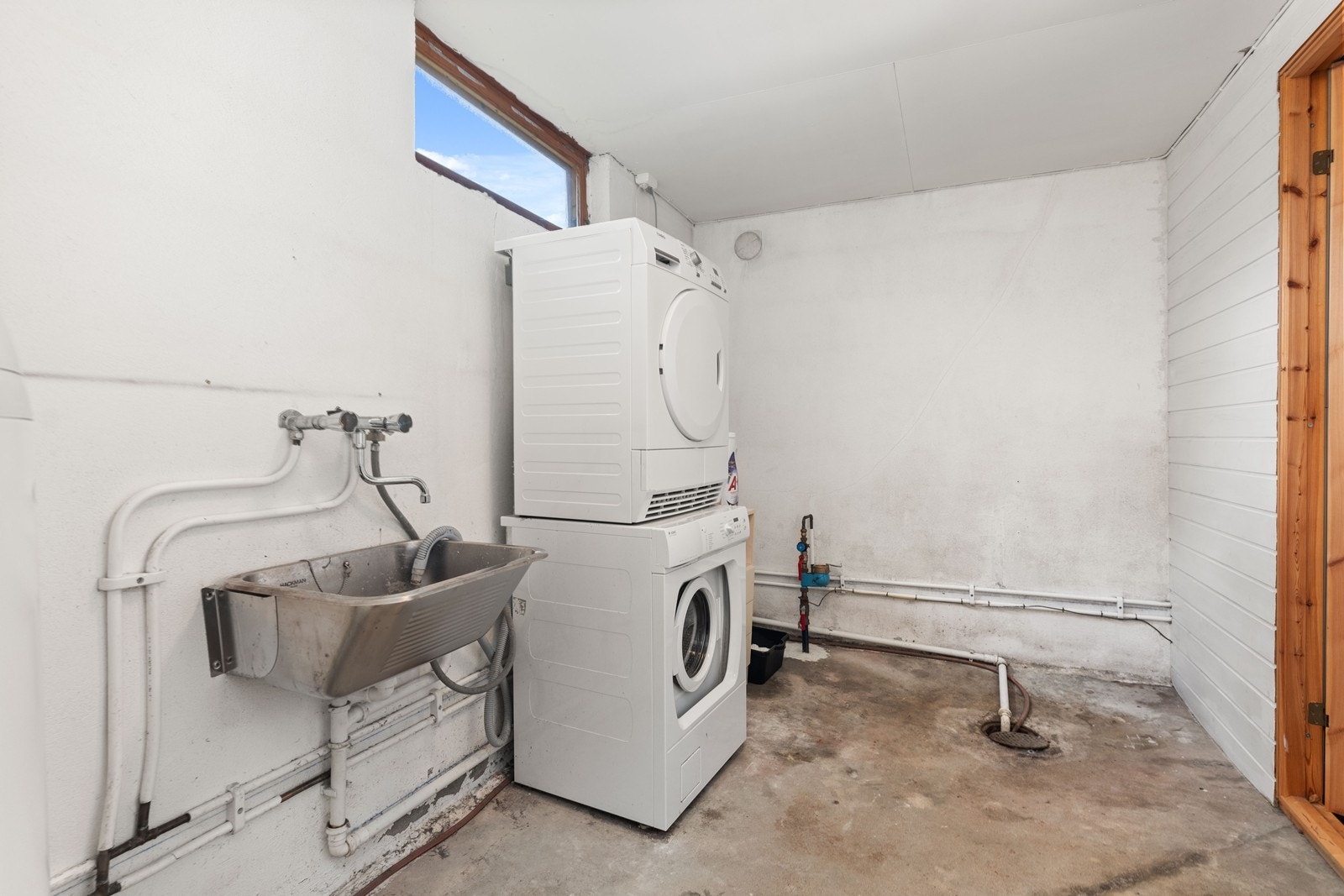 Enkel vaskekjeller med god størrelse. Galleribilde