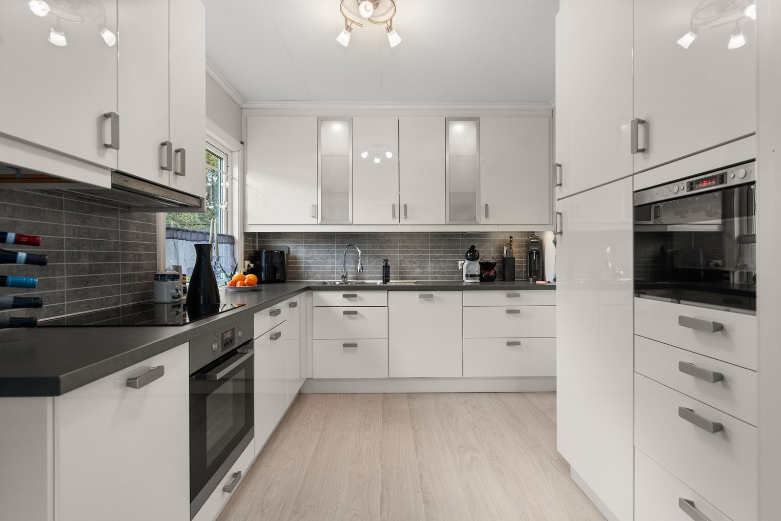 Integrerte hvitevarer medfølger. Galleribilde