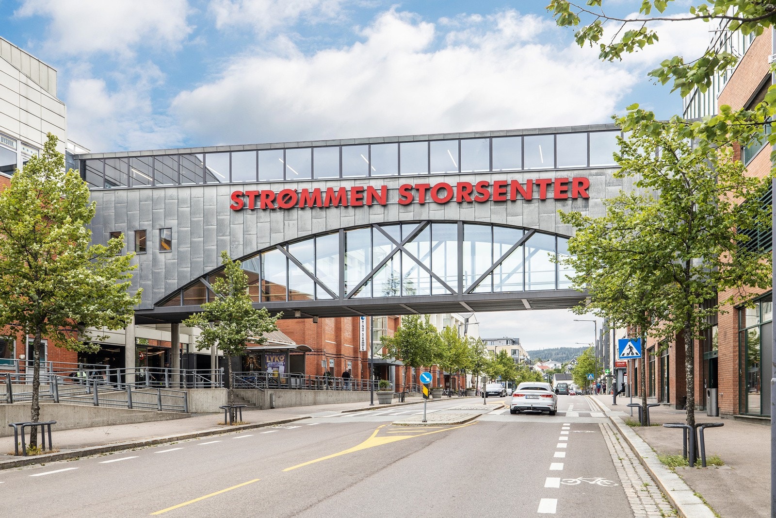 Det tar kun 5 minutter med bil til Strømmen Storsenter. Galleribilde