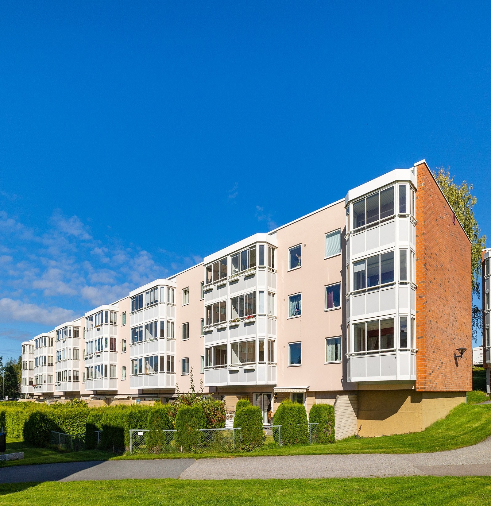 Byggets fasade. Leiligheten ligger i 3. etasje. Galleribilde