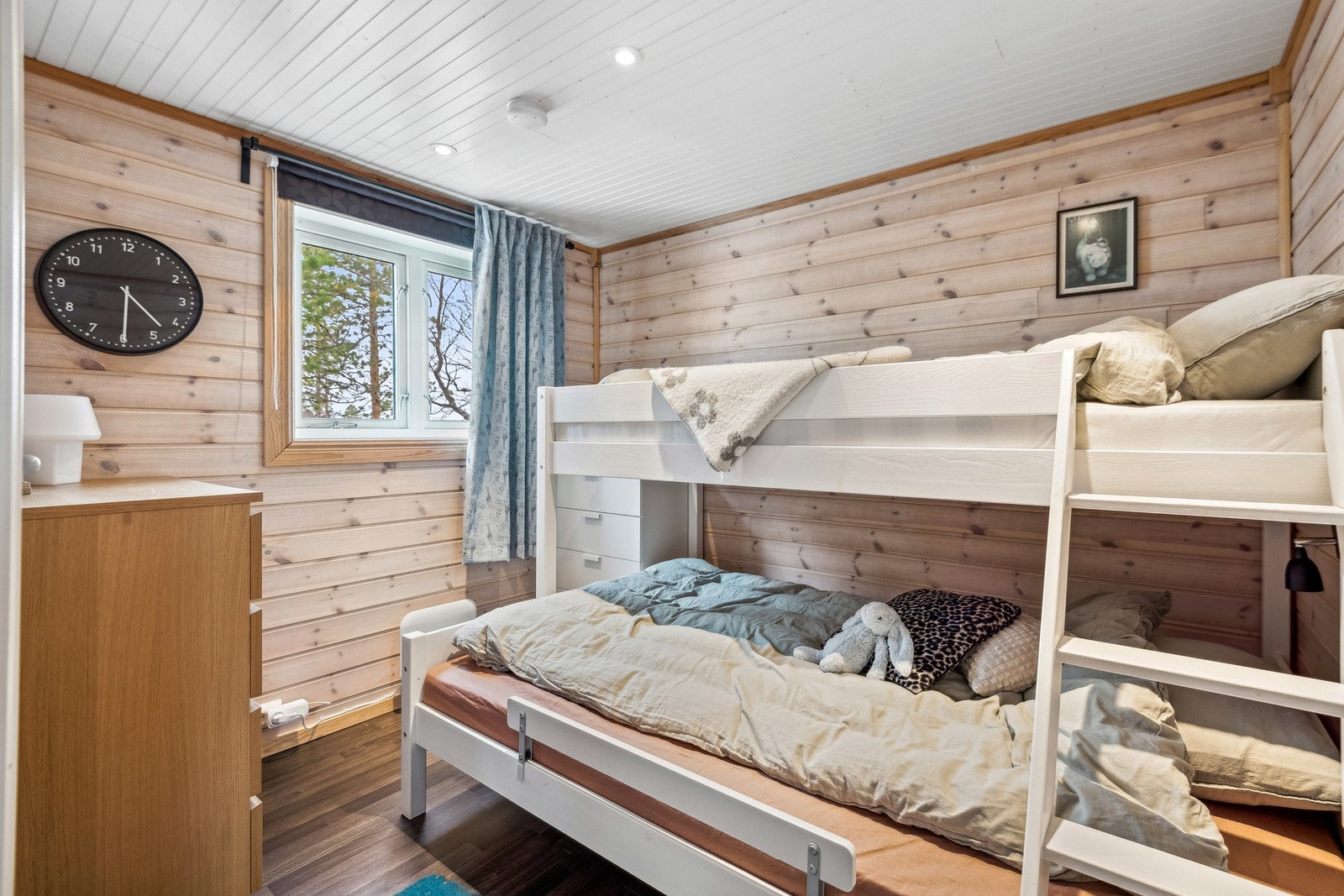 Soverom 2 innredet med familekøye- - ideelt for barn eller gjester. Galleribilde