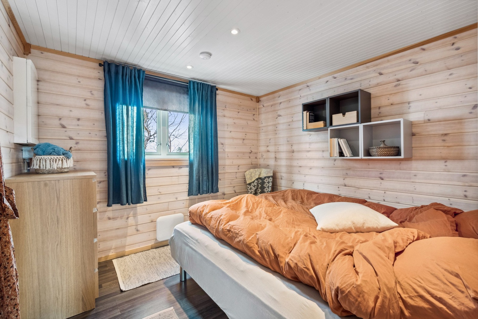 Hovedsoverom med plass til dobbeltseng Galleribilde