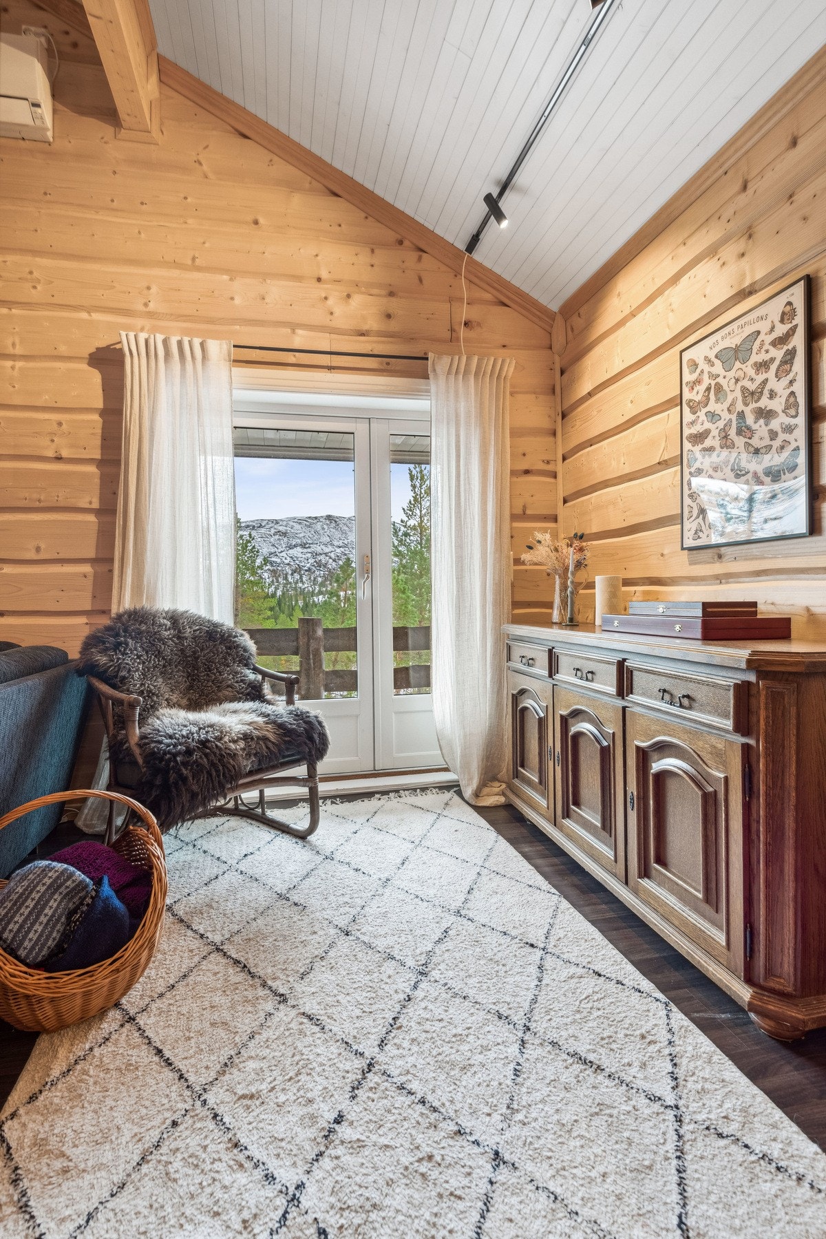 Stue med utgang til terrasse Galleribilde