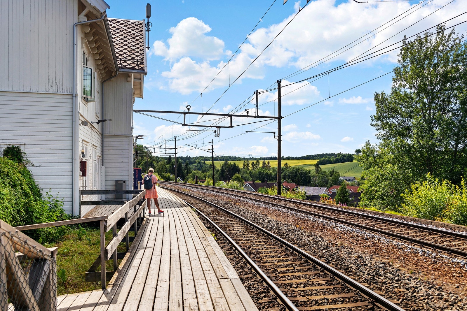 Området har et godt kollektivtilbud bestående av tog og buss. Galleribilde