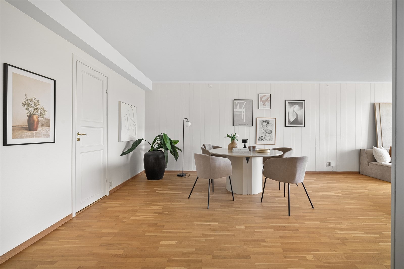 Leiligheten har to soverom som begge har tilkomst fra stuen. Galleribilde
