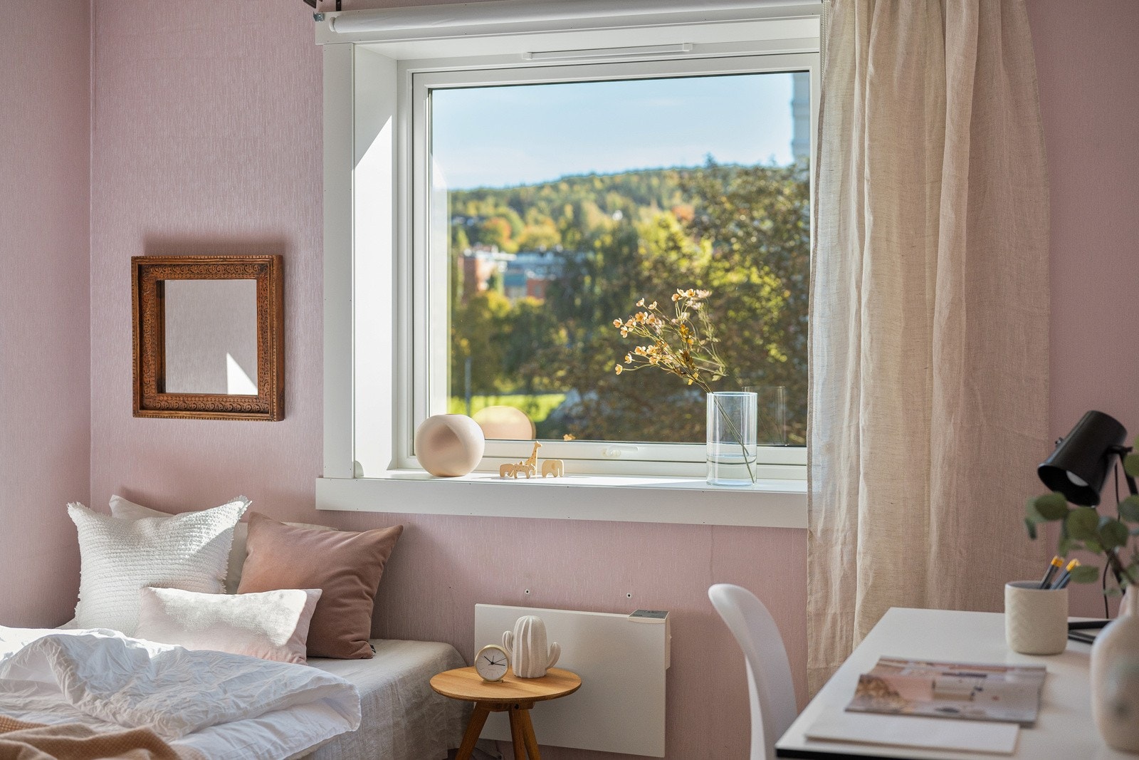 Utsyn mot grøntområder. Galleribilde