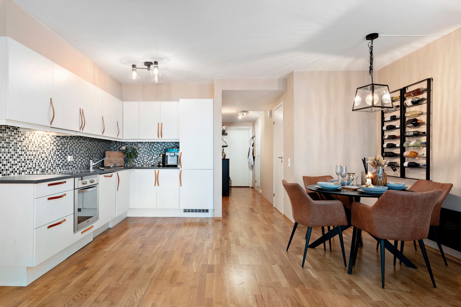 Spiseavdelingen er strategisk plassert i rommet. Galleribilde