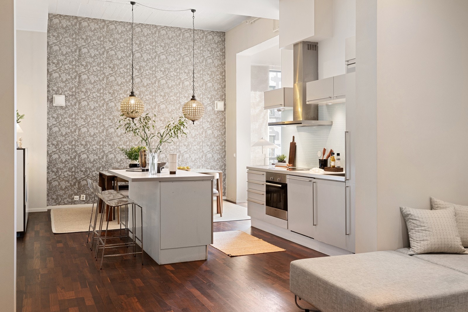 Varmtvann, kabel-tv og bredbånd inkludert i de lave fellesutgiftene på 3 792,- / mnd Galleribilde