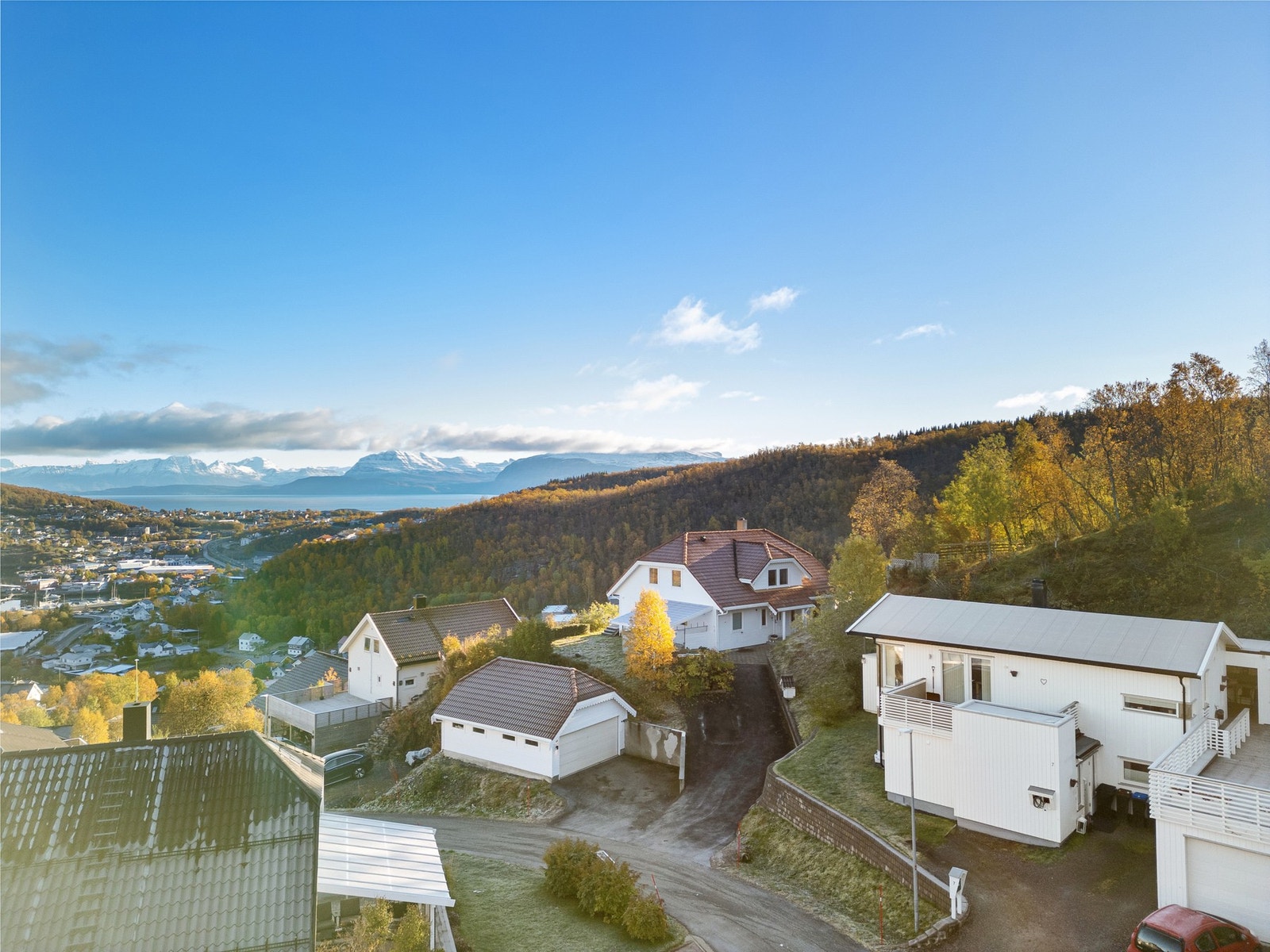 Elgtråkket ligger i et attraktivt og barnevennlig område uten gjennomgangstrafikk Galleribilde