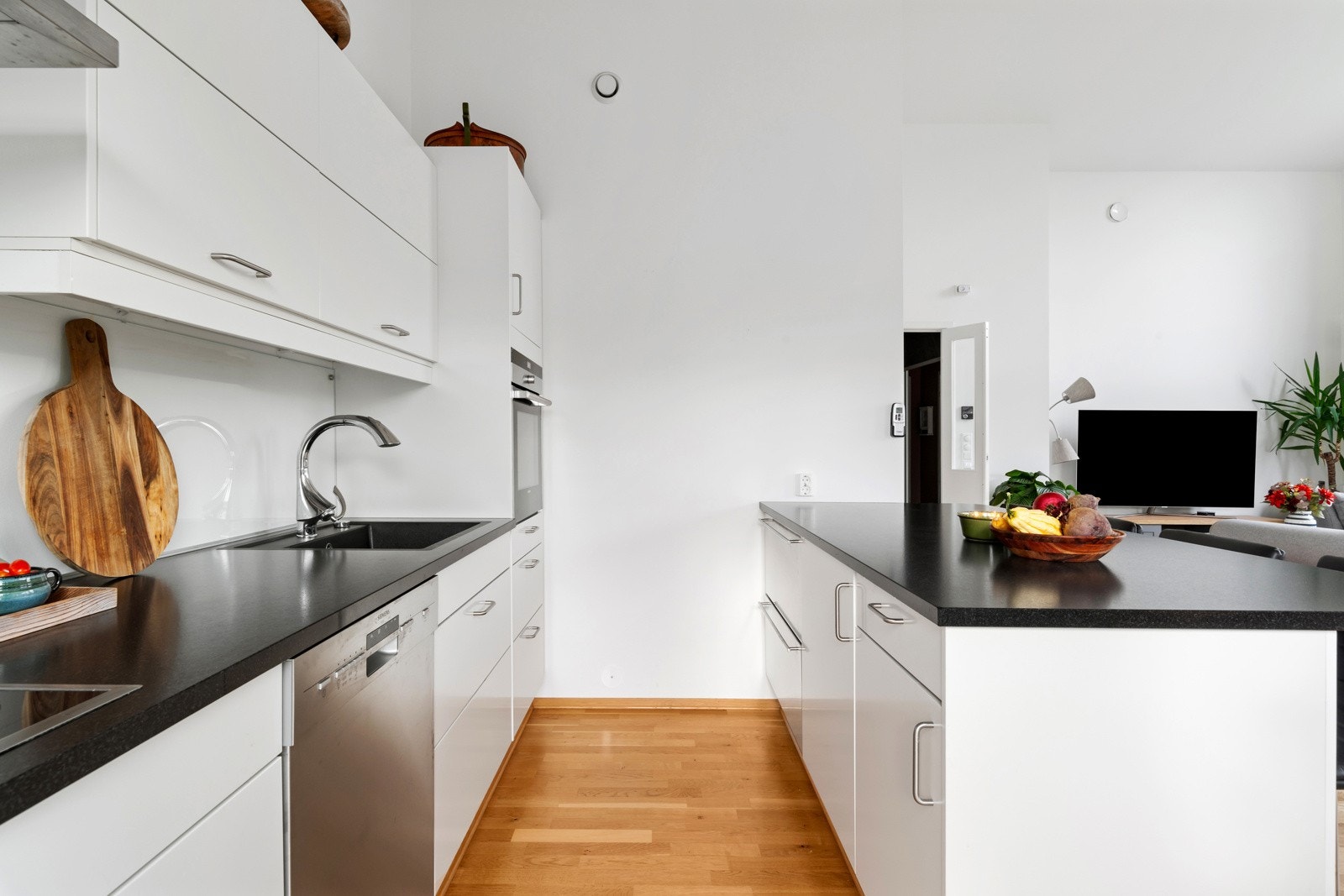 Kjøkkenet er også utrustet med komfyrvakt og induksjonstopp. Galleribilde