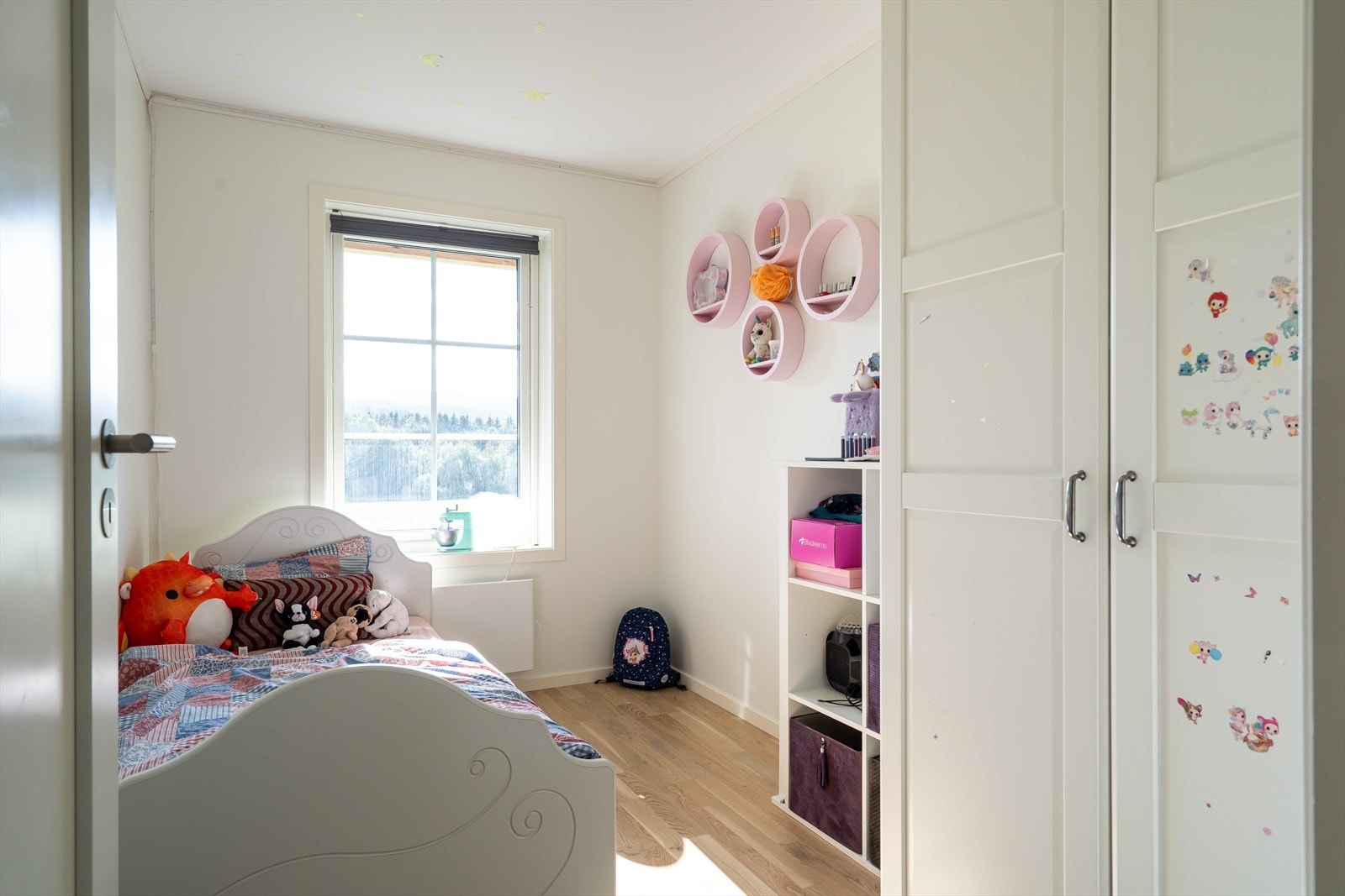 Soverom 3 med garderobeskap. Galleribilde