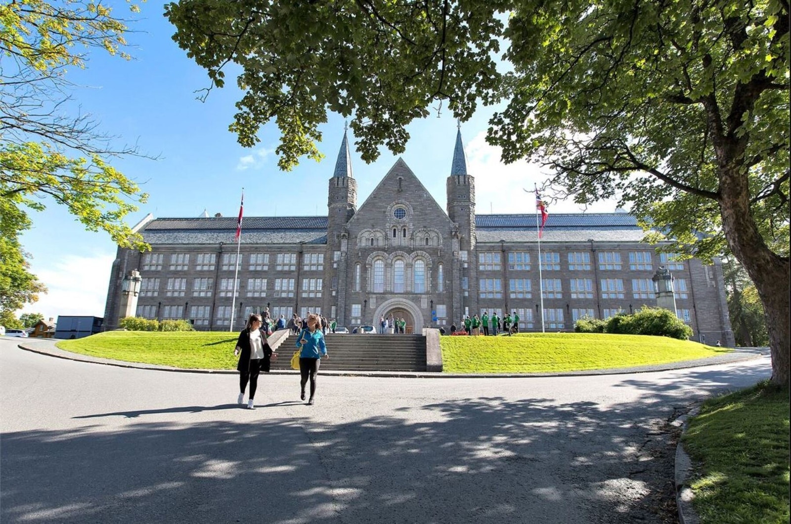 NTNU Gløshaugen ligger også innenfor gangavstand til leiligheten. Galleribilde