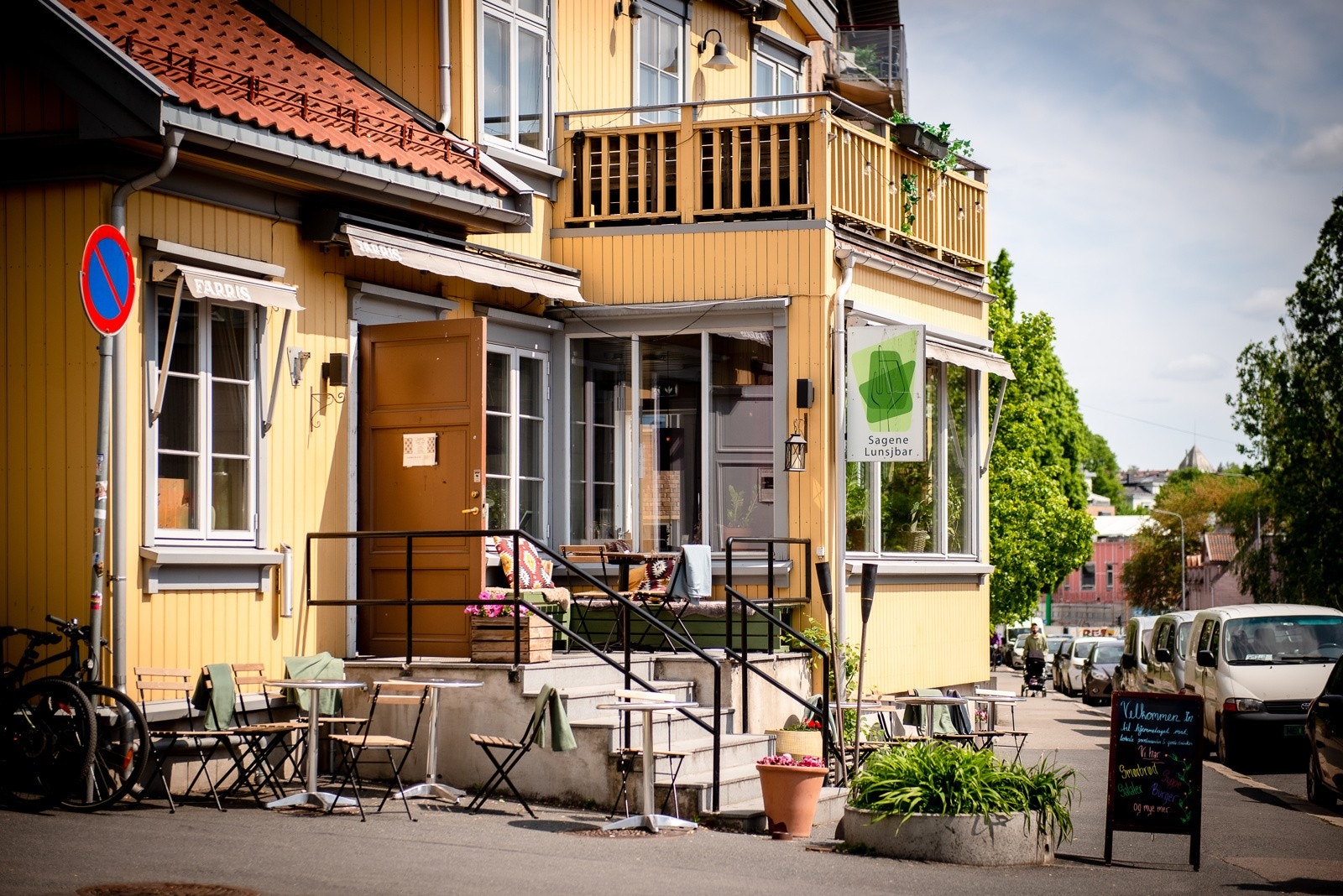Restauranter som Sagene Lunsjbar, Tiffany's, Sagene Samfunnshus, Villa Paradiso og Mat og Mer har alle sin egen unike atmosfære Galleribilde