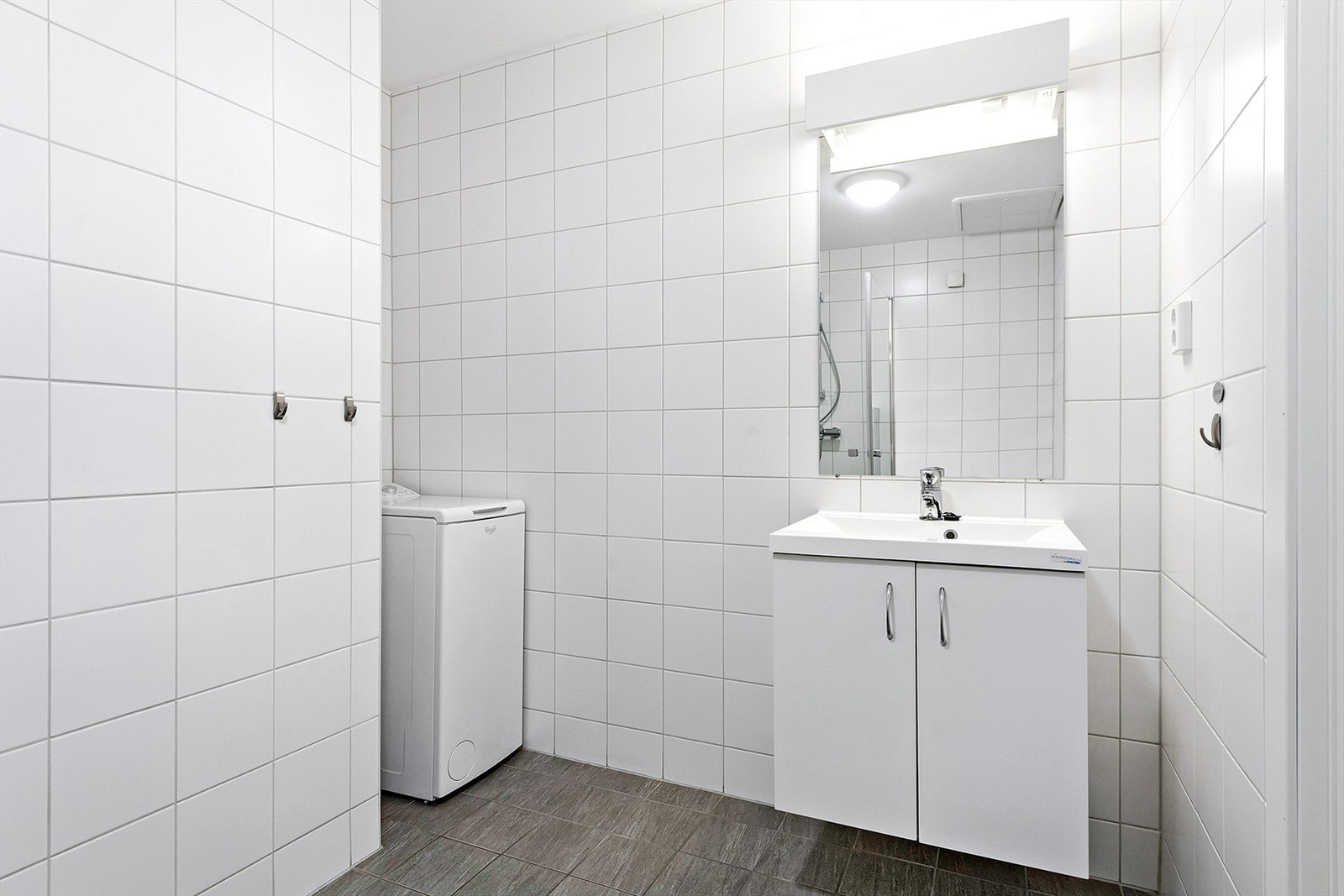 Flislagt bad med gulvvarme. Galleribilde