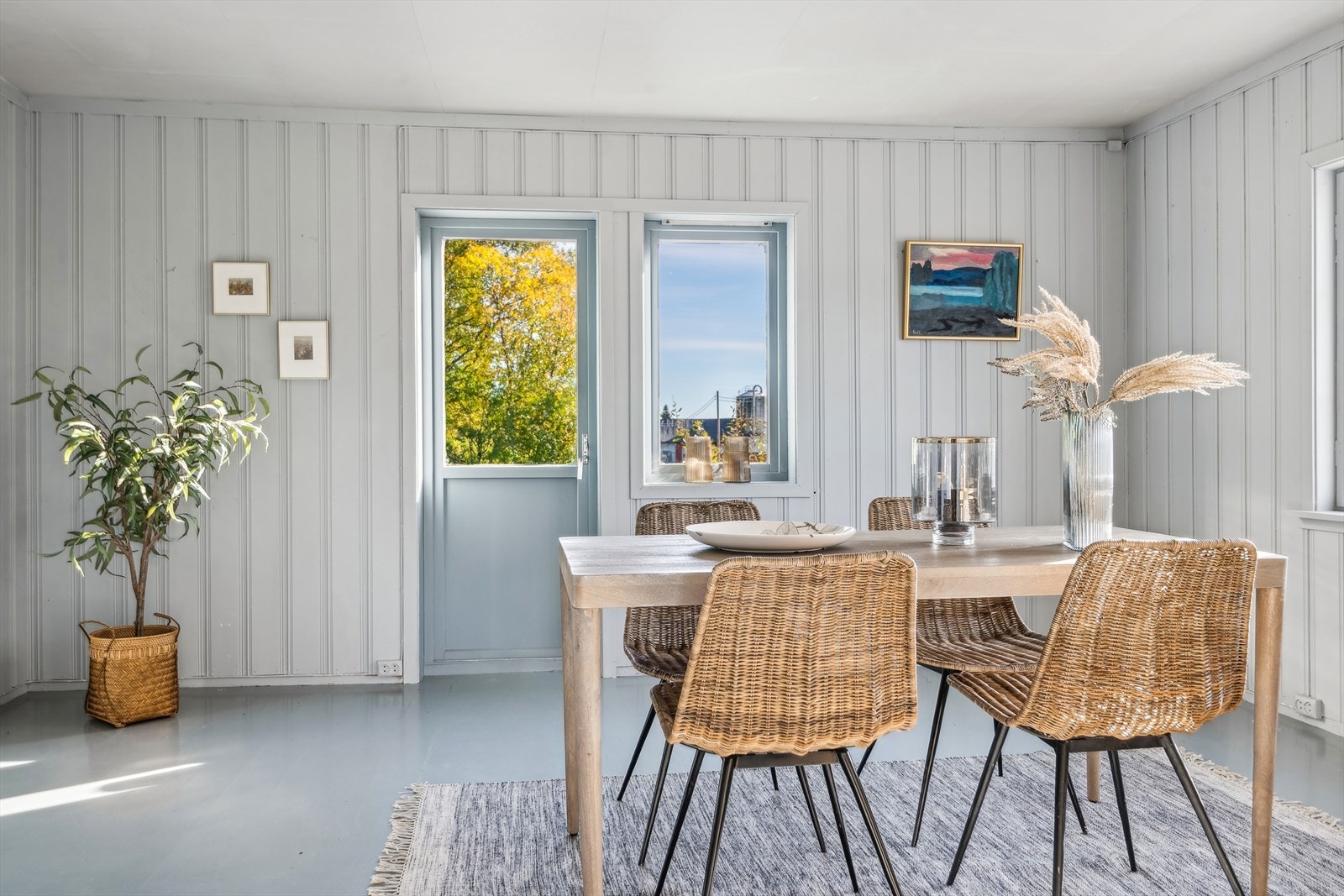 Utgang til terrasse fra spisestuen. Galleribilde