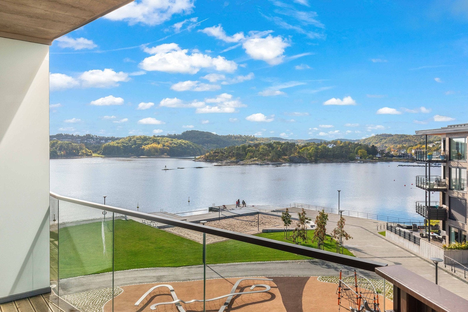 Her har du også nydelig utsikt, samt sen kveldssol. Galleribilde