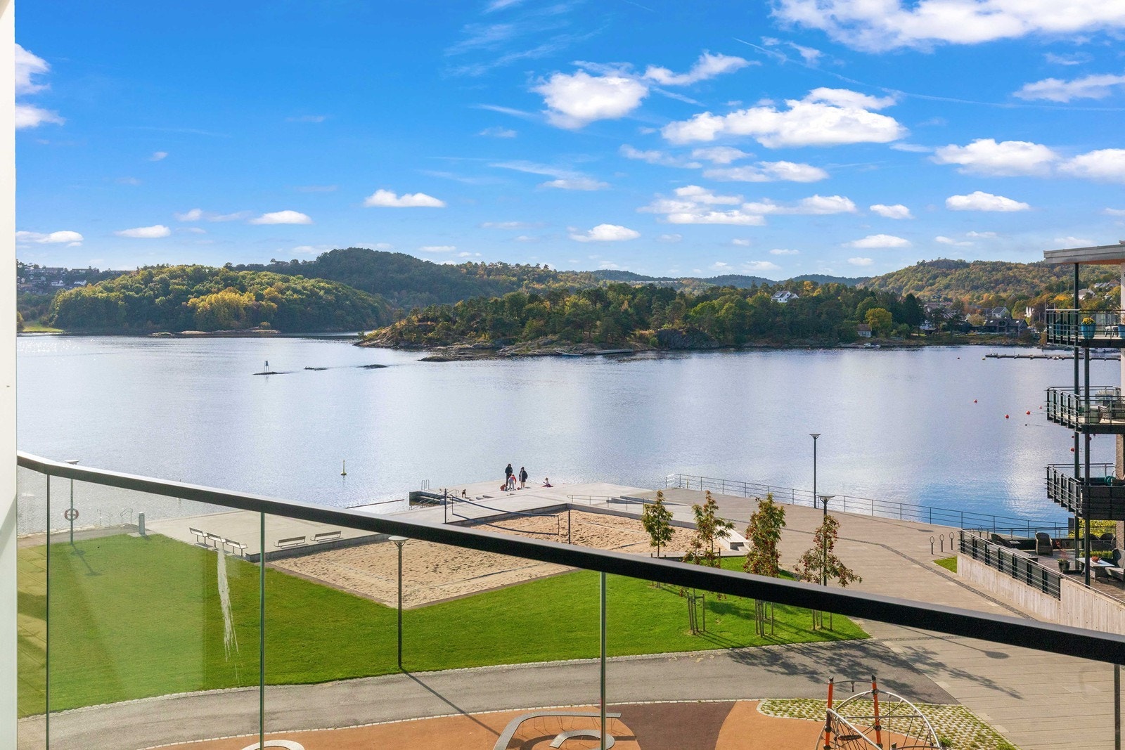 Velkommen til Lumber Brygge 42! Ta kontakt med megler ved spørsmål om boligen. Galleribilde