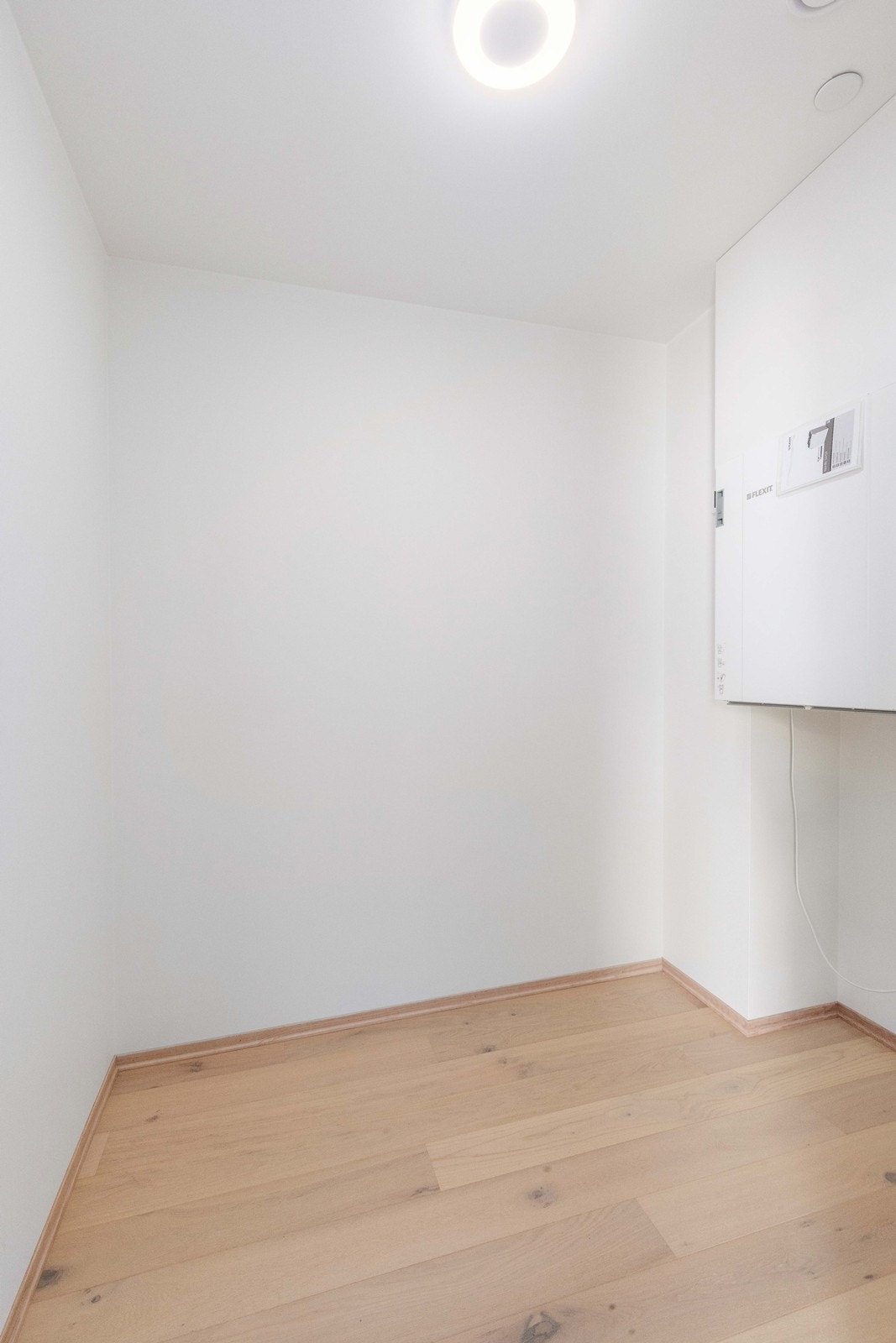 Bod/Walk in closet i tilknytning til soverom ved kjøkken. Galleribilde