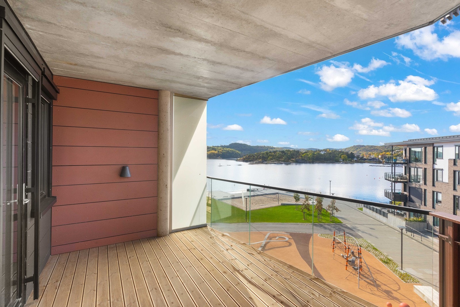 Her har du full oversikt over barn/barnebarn som leker fint. Galleribilde