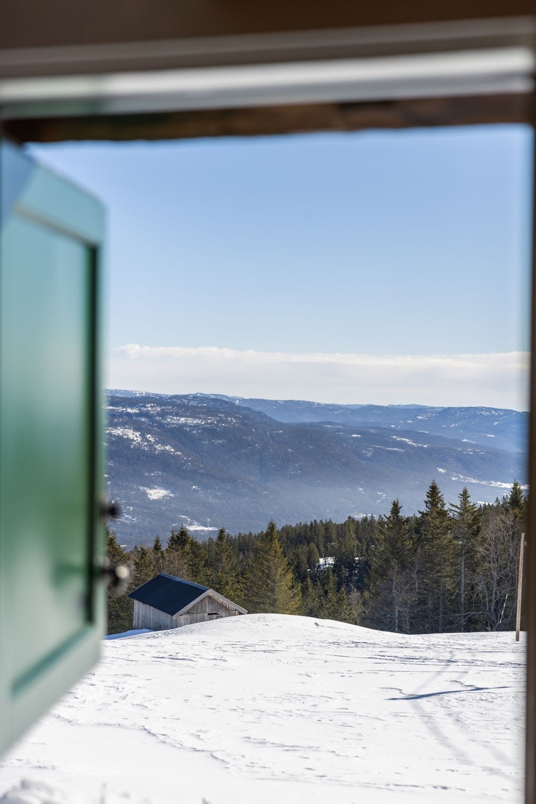 Utsikt fra hytta vinterstid. Galleribilde