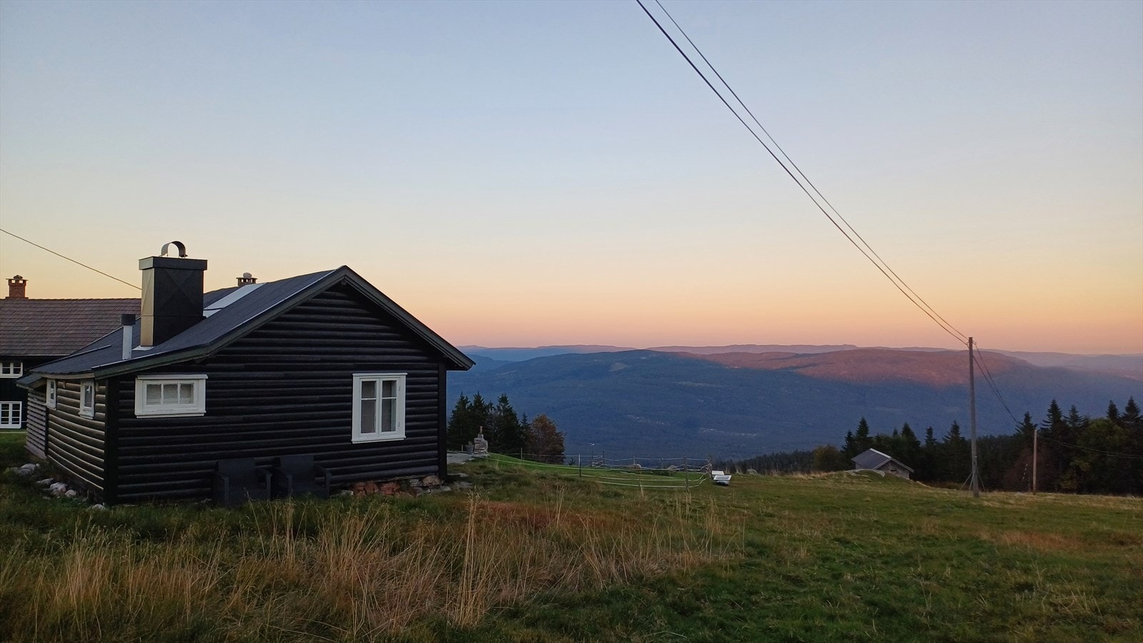 Kveldsstemning på hytta - Selgers bilde Galleribilde