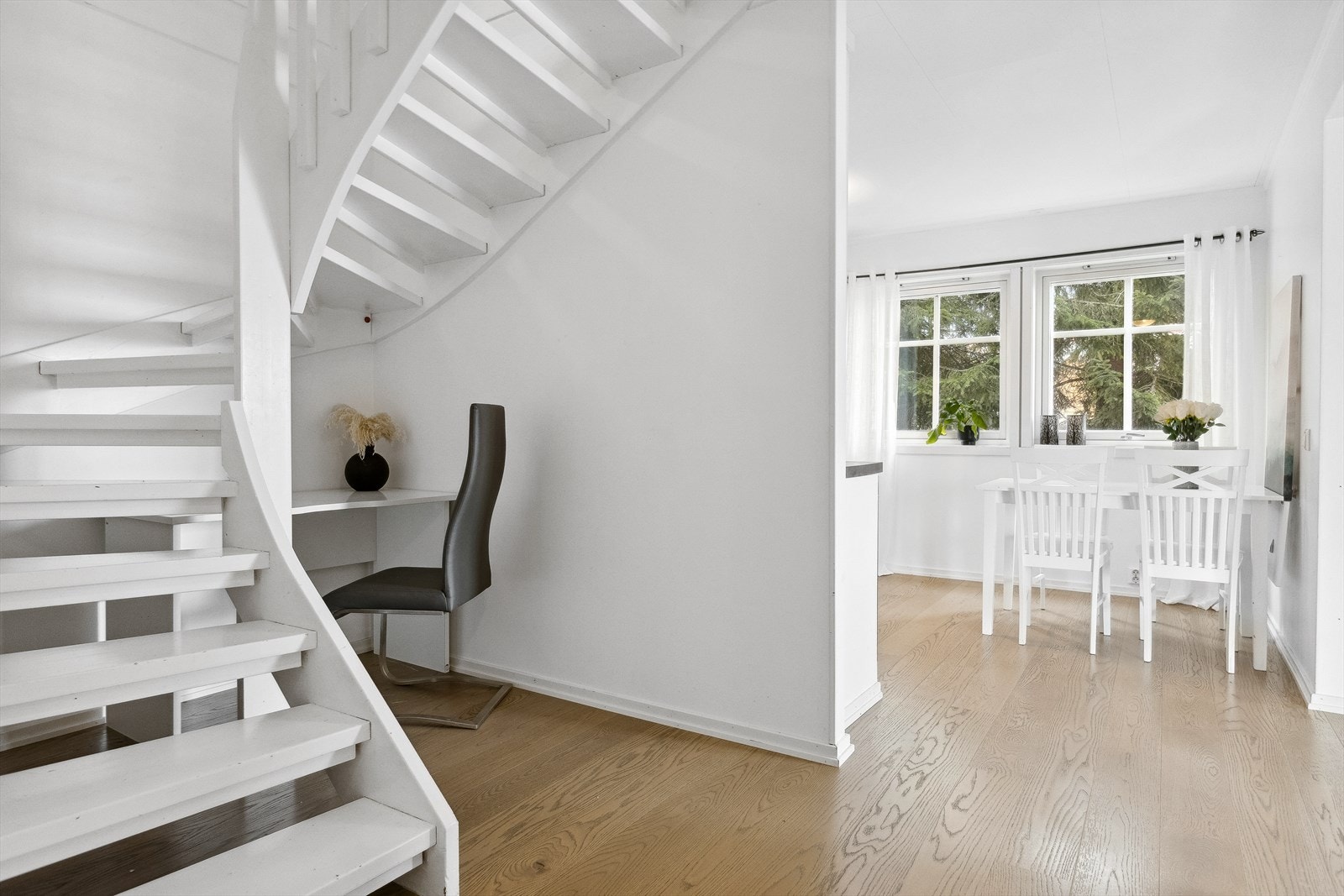 I hallen er det plass til kontorløsning om ønskelig Galleribilde