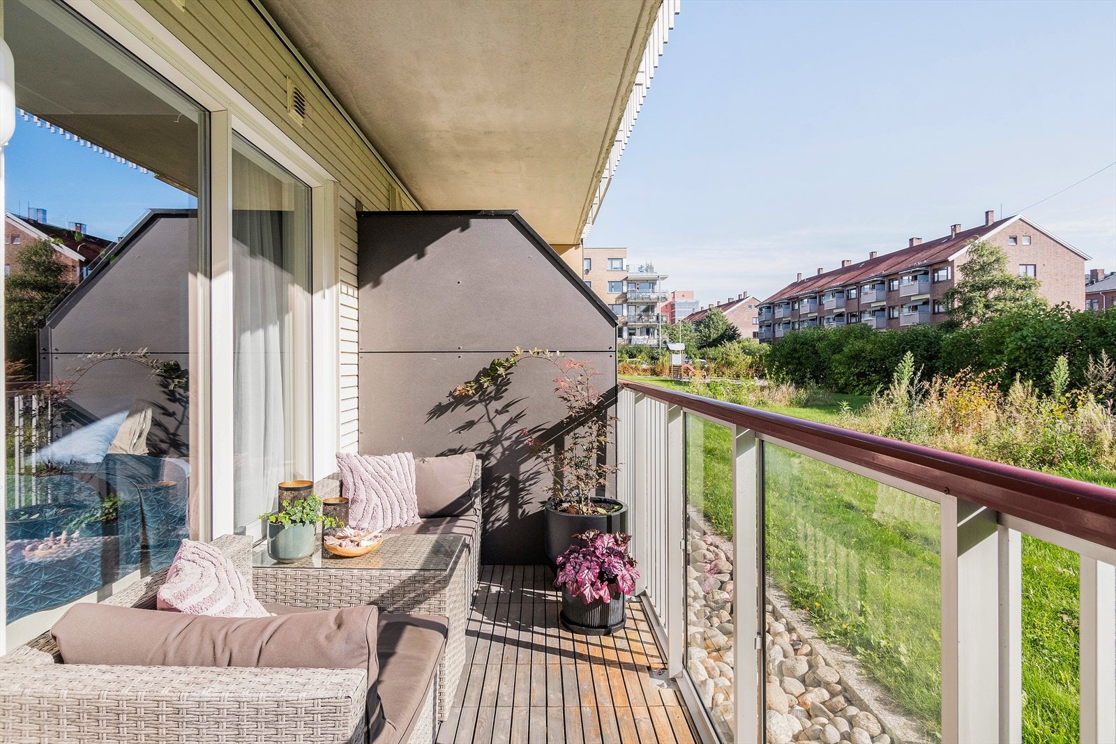 Fra leiligheten er det gangavstand til Nydalen, BI, Storo Storsenter, Voldsløkka, Bjølsenparken samt tursti langs Akerselva. Galleribilde