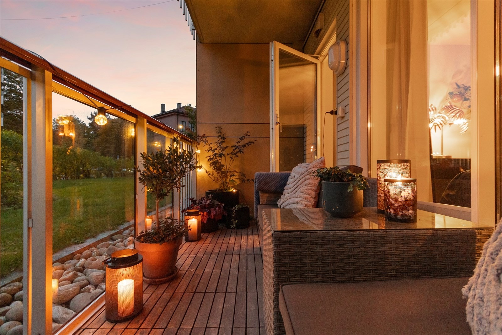 Fra stuen er det utgang til den herlige terrassen på 6 kvm Galleribilde