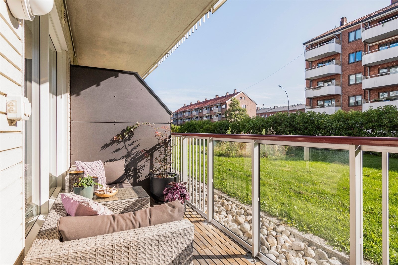 Her får du formiddagssolen i rolige omgivelser Galleribilde