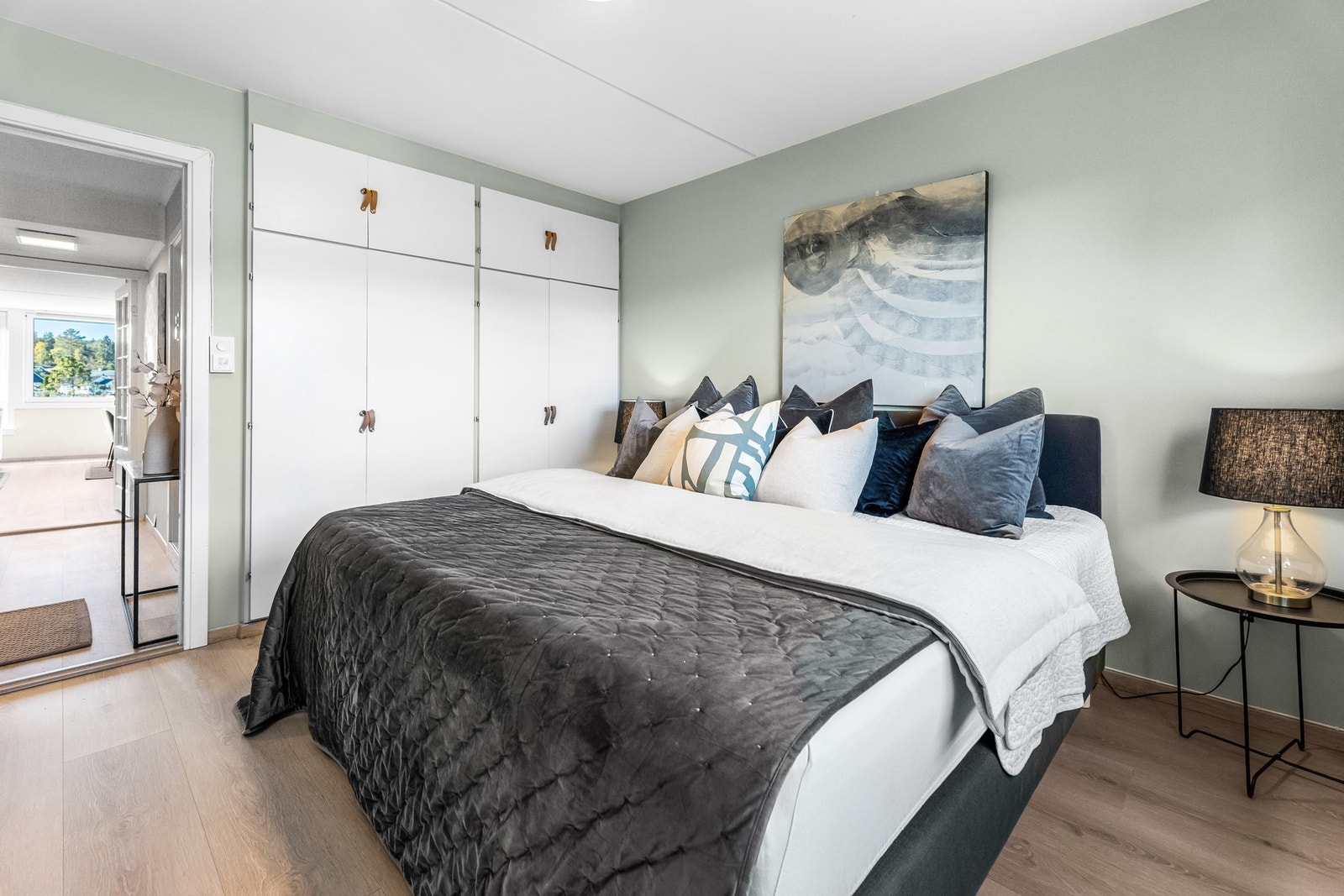 Plassbygget garderobe Galleribilde