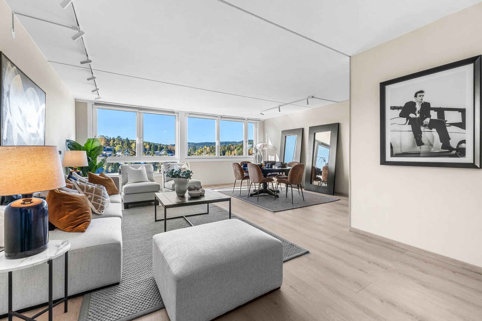 PrivatMegleren presenterer Alundamveien 34 - En oppusset leilighet med herlig utsikt Galleribilde