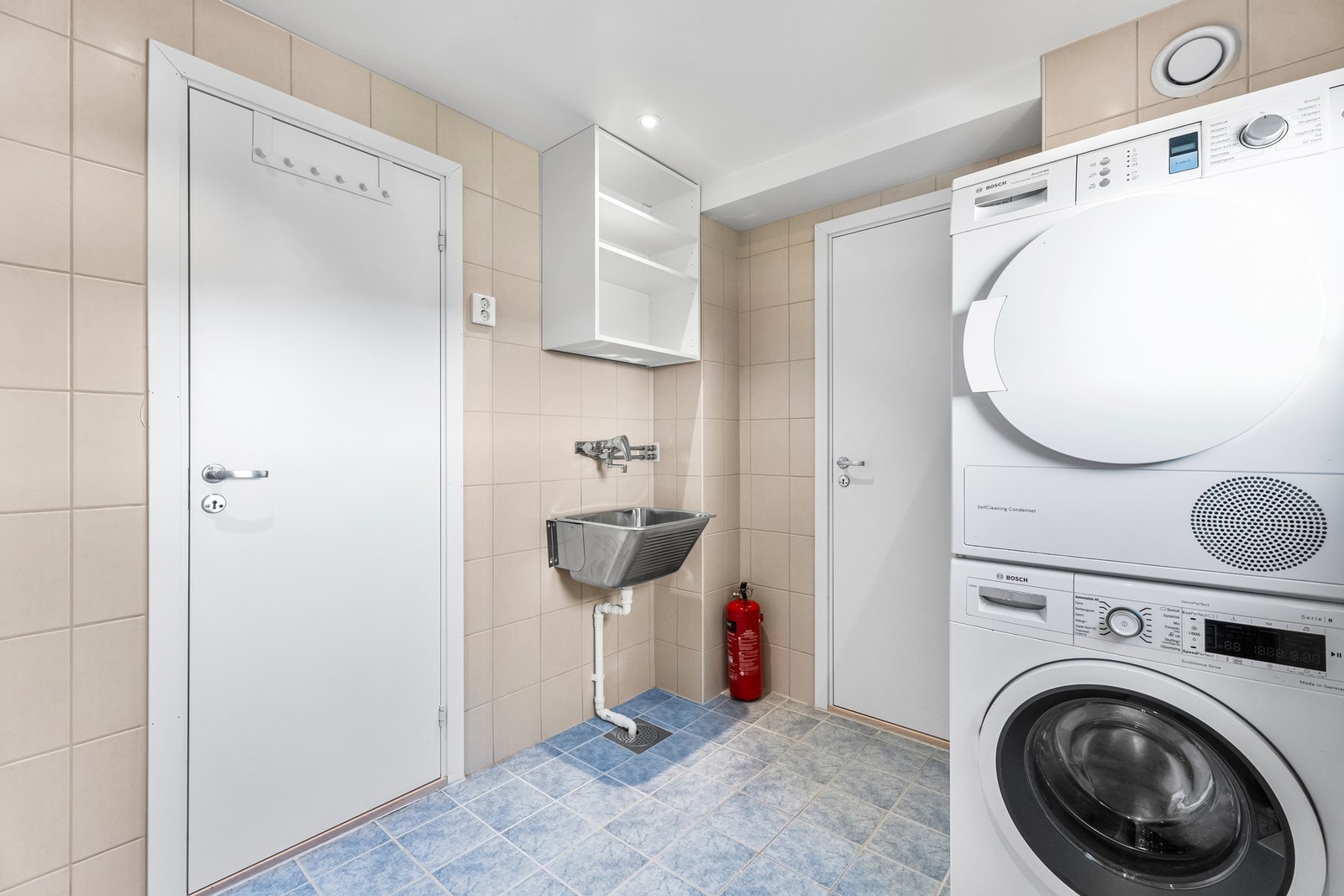 Vaskerom med søyle, et veldig hyggelig og populært rom Galleribilde