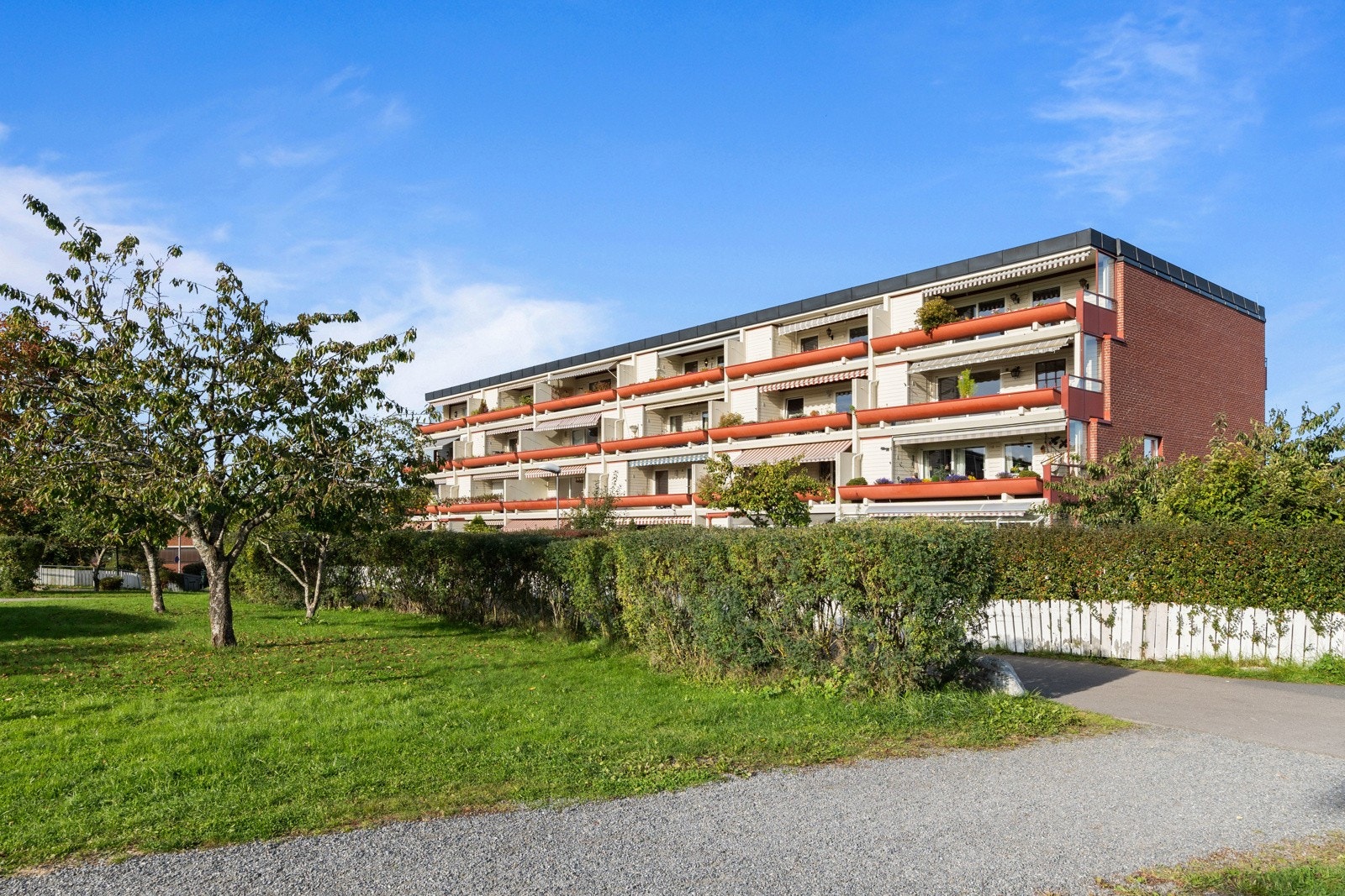 Daglig leder og eiendomsmegler ved EIE eiendomsmegling Stovner Petter Eia Haavi presenterer Jerikoveien 27A! Galleribilde