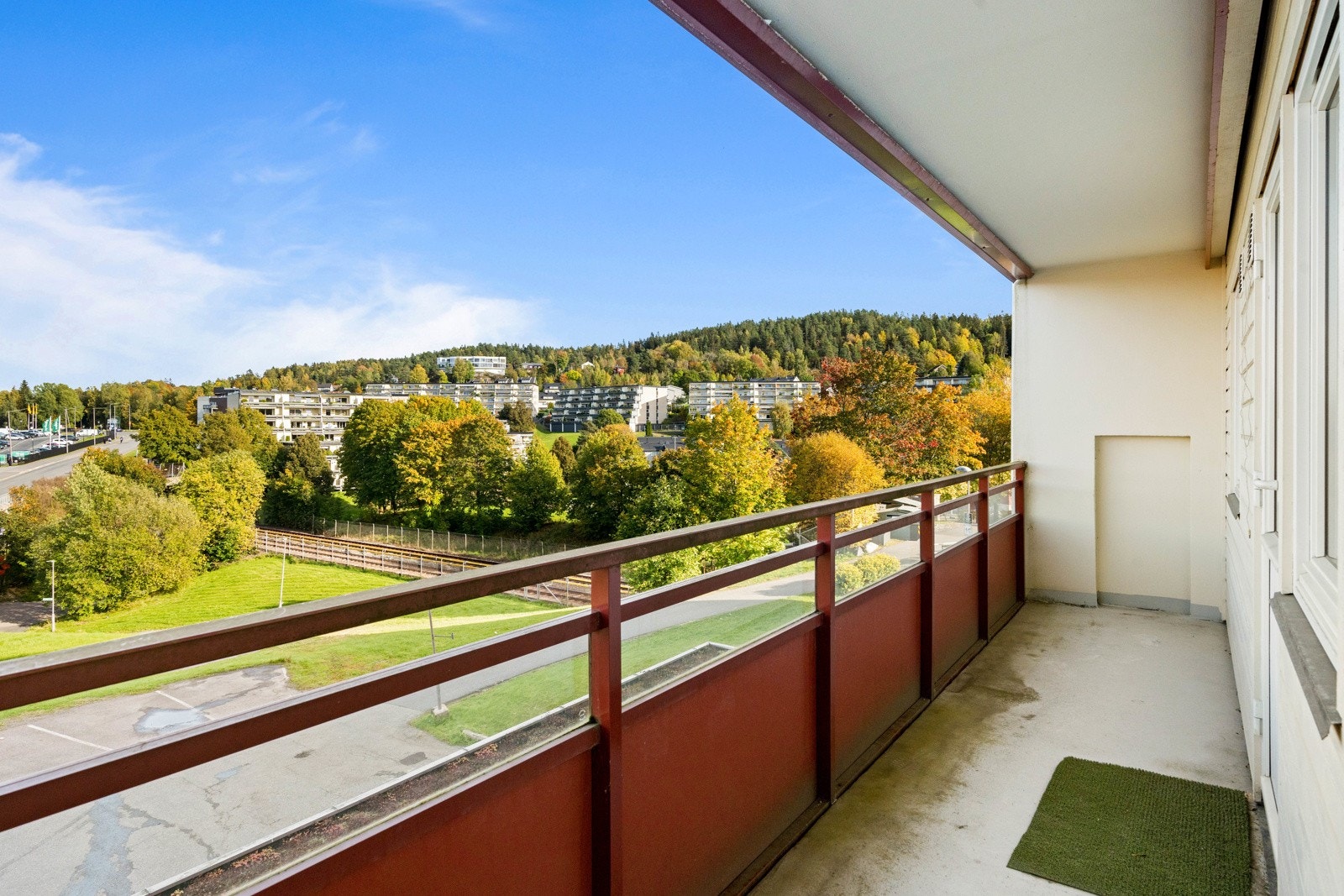 Balkongen med utgang fra kjøkkenet er på 7 kvm. Galleribilde
