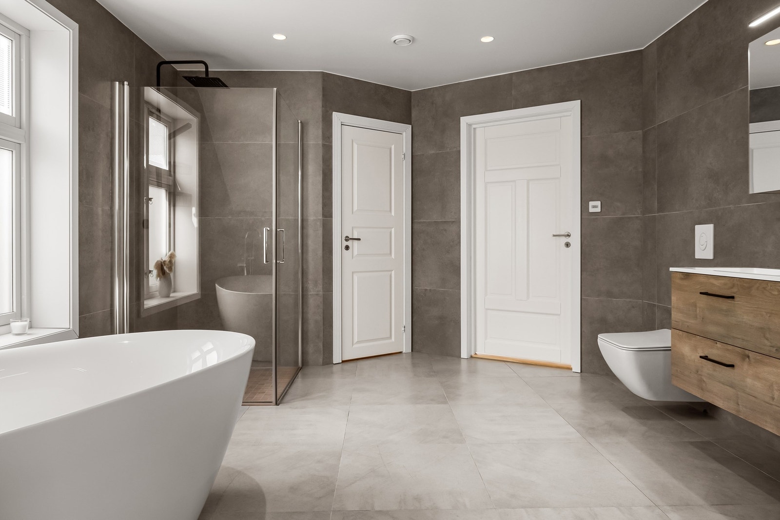 Stort delikat baderom i boligens hoveddel i 2 etasje. Galleribilde