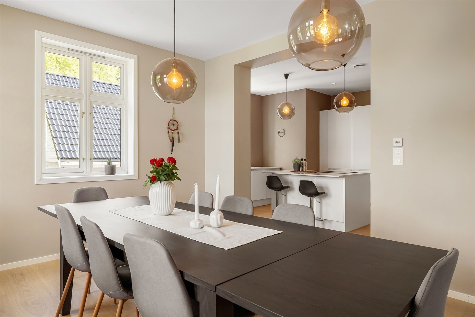 Meget fin spisestuedel som tidligere nevnt med plass til veldig mange gjester. Galleribilde