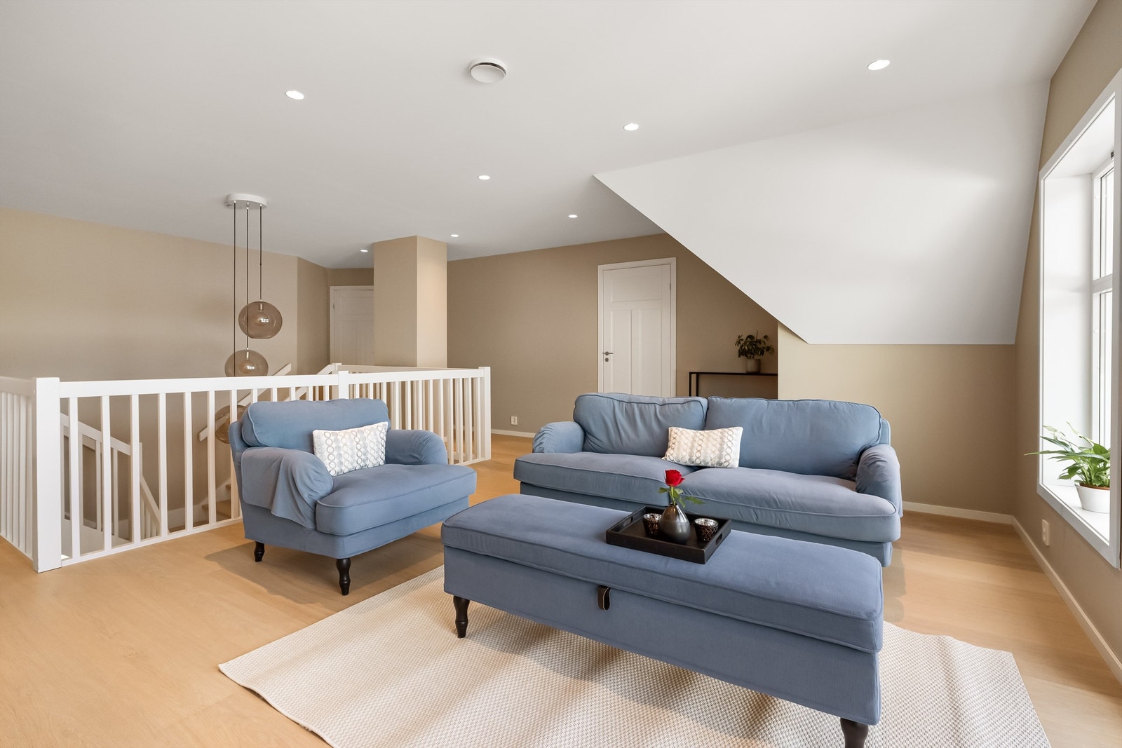 En stavs lekkert gulv også i stuen i 2 etasje. Galleribilde