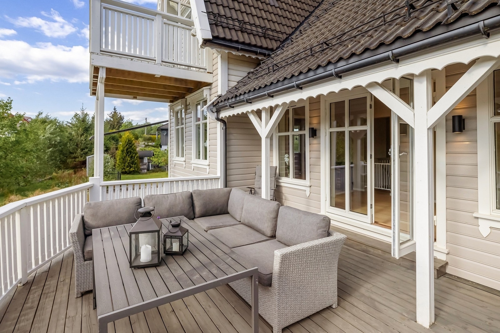 En av mange fine uteområder til boligen. Galleribilde