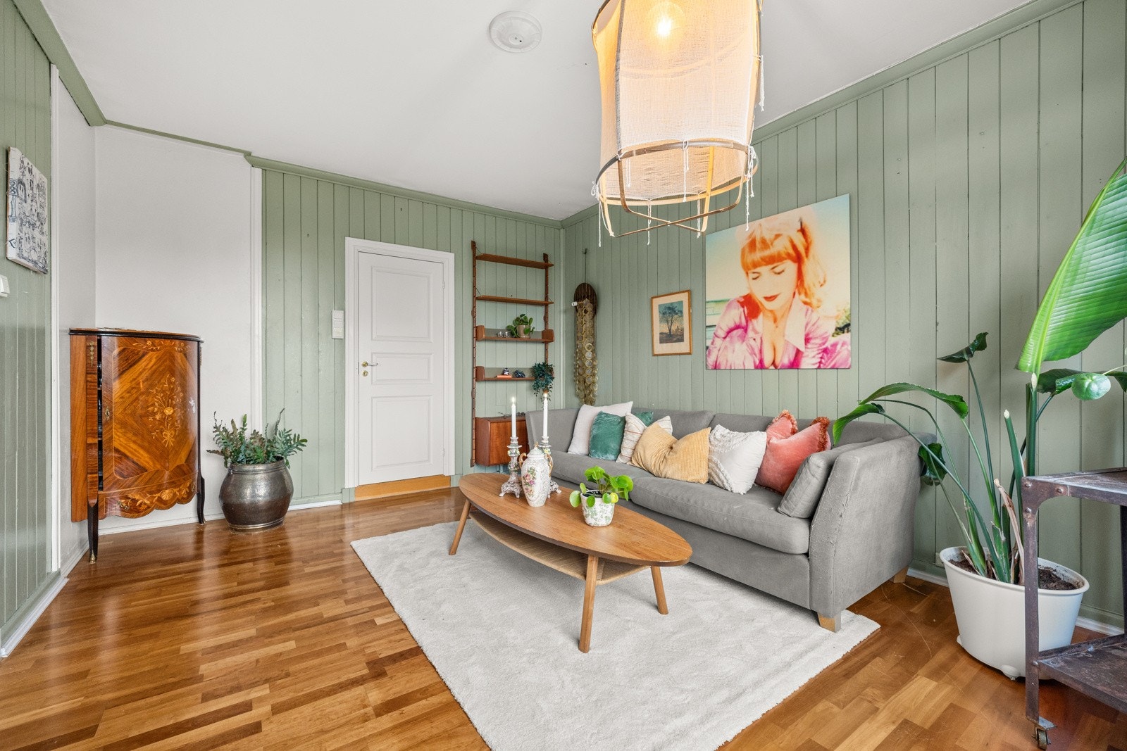 Fra stuen er det adkomst til badet Galleribilde