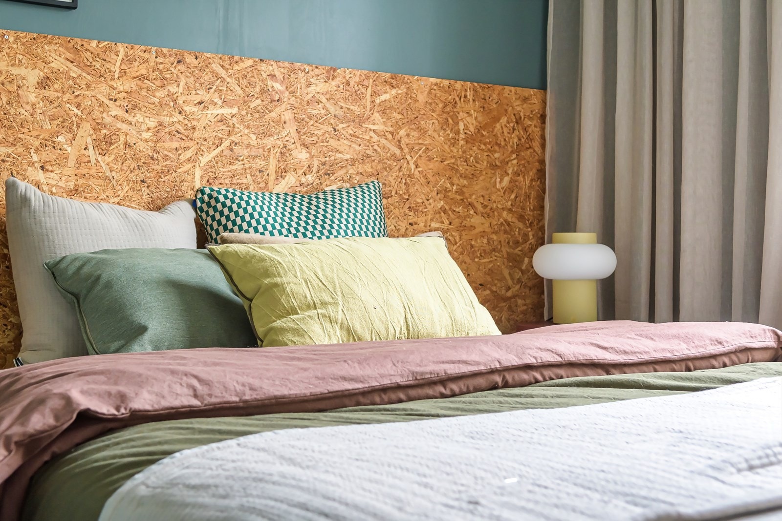 Rommet har en behagelig tilbaketrukket plassering i leiligheten. Galleribilde