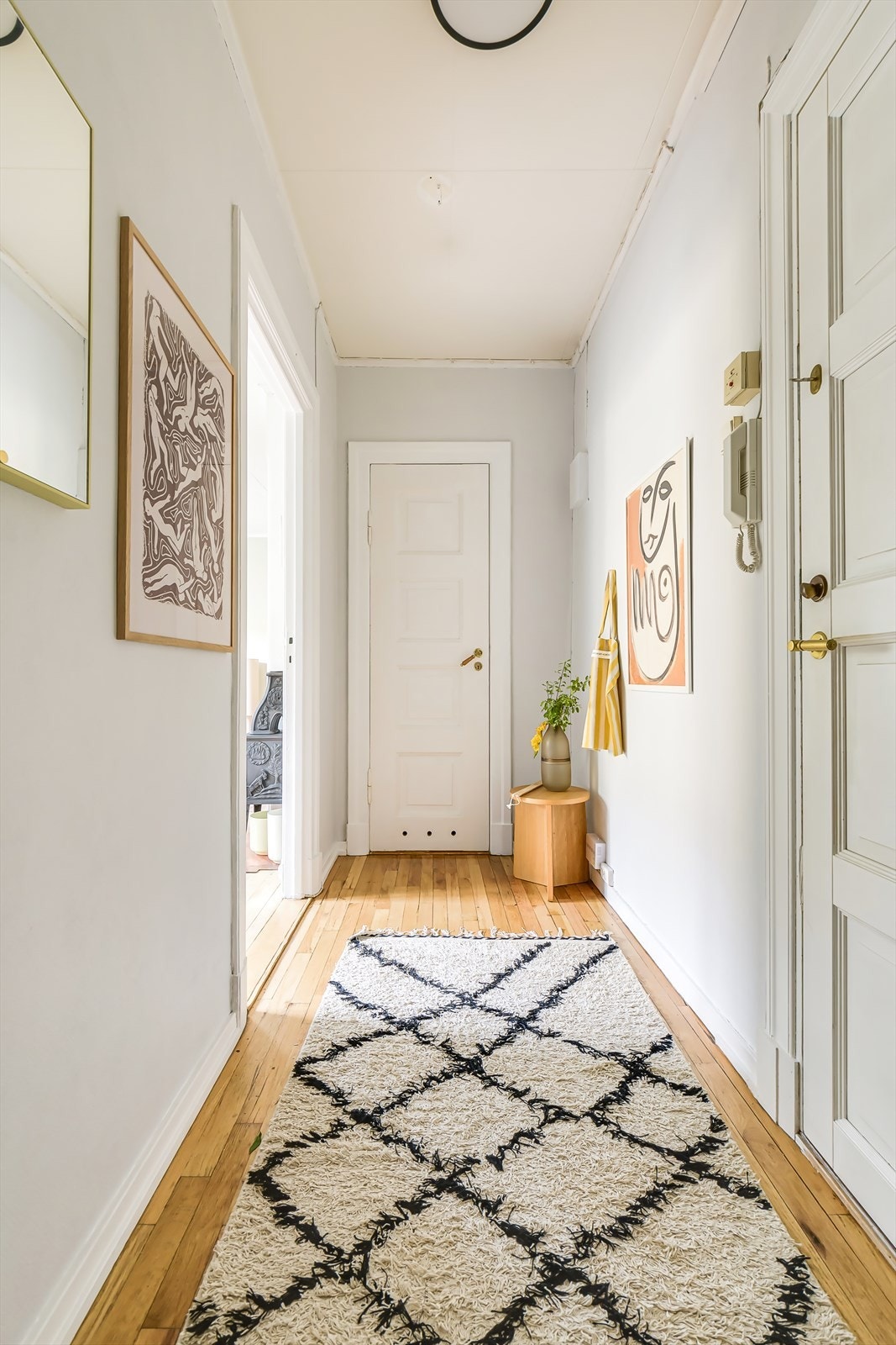 Det medfølger en kjellerbod på ca 16 kvm og loftsbod på ca 4 kvm gulvareal. Galleribilde