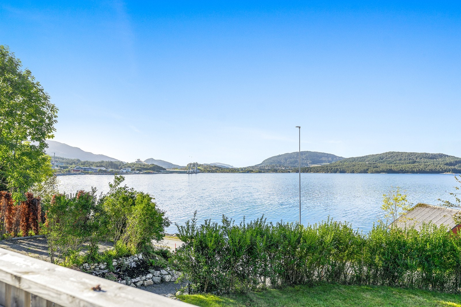 Utsikt fra terrasse Galleribilde