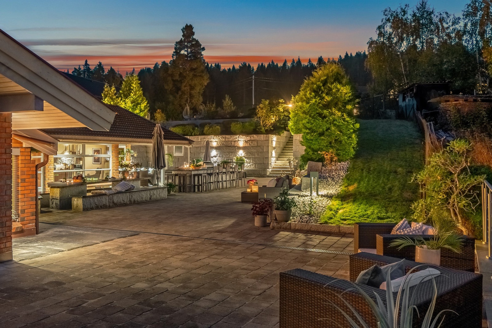 Her finnes alt man trenger for sosiale sammenkomster eller avslappende stunder alene Galleribilde