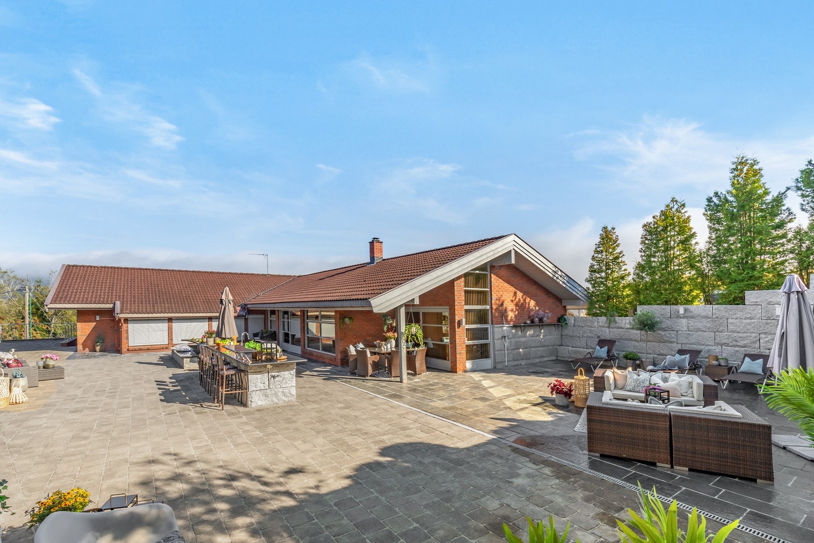 Boligen har en flott beliggenhet rett på naturskjønne omgivelser Galleribilde