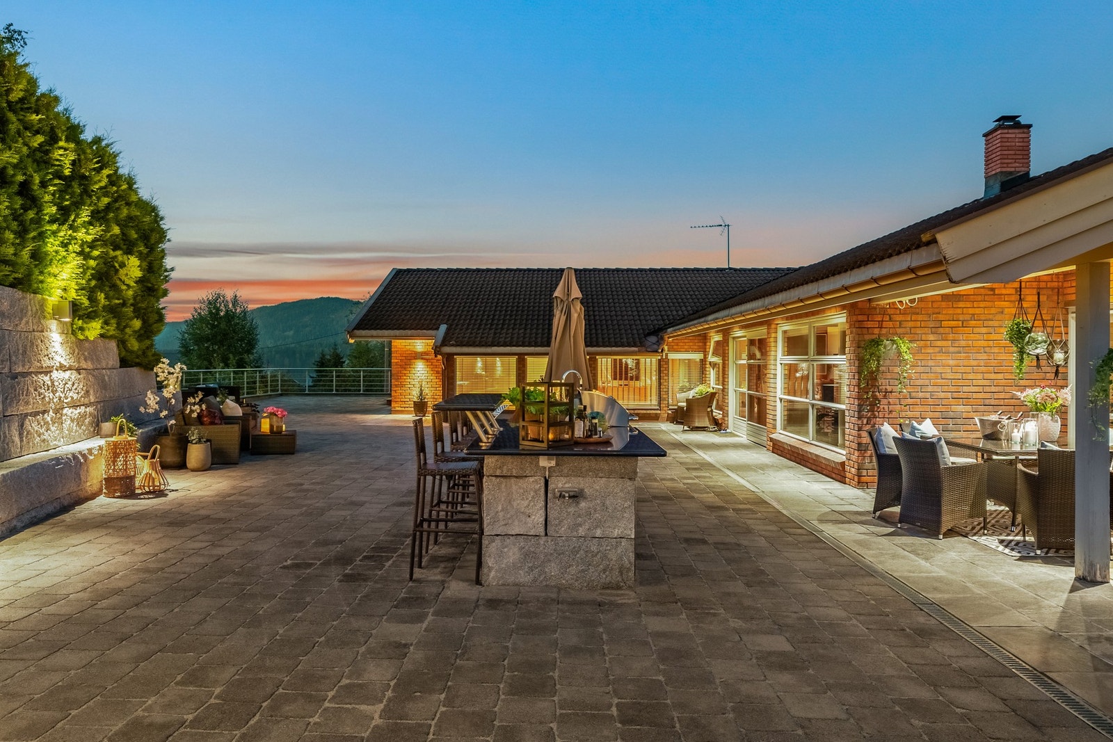 En unik enebolig over 2 plan fra 2001 med leilighet Galleribilde