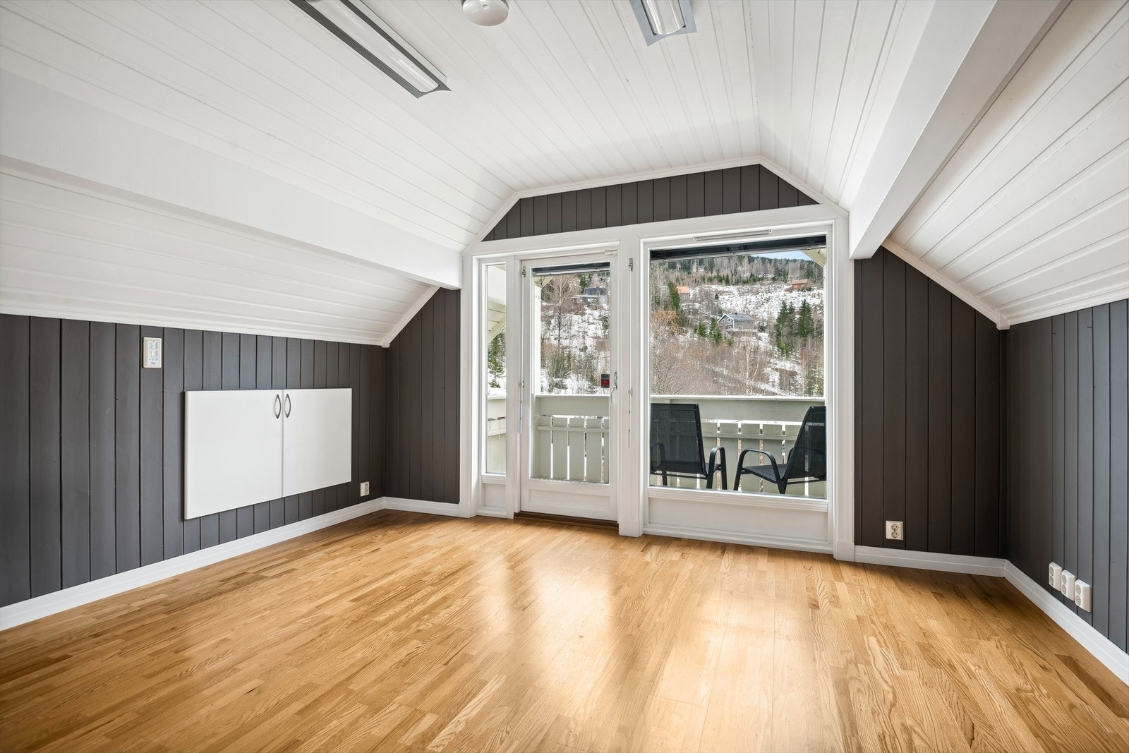 Disponibelt rom med utgang til balkong. Galleribilde