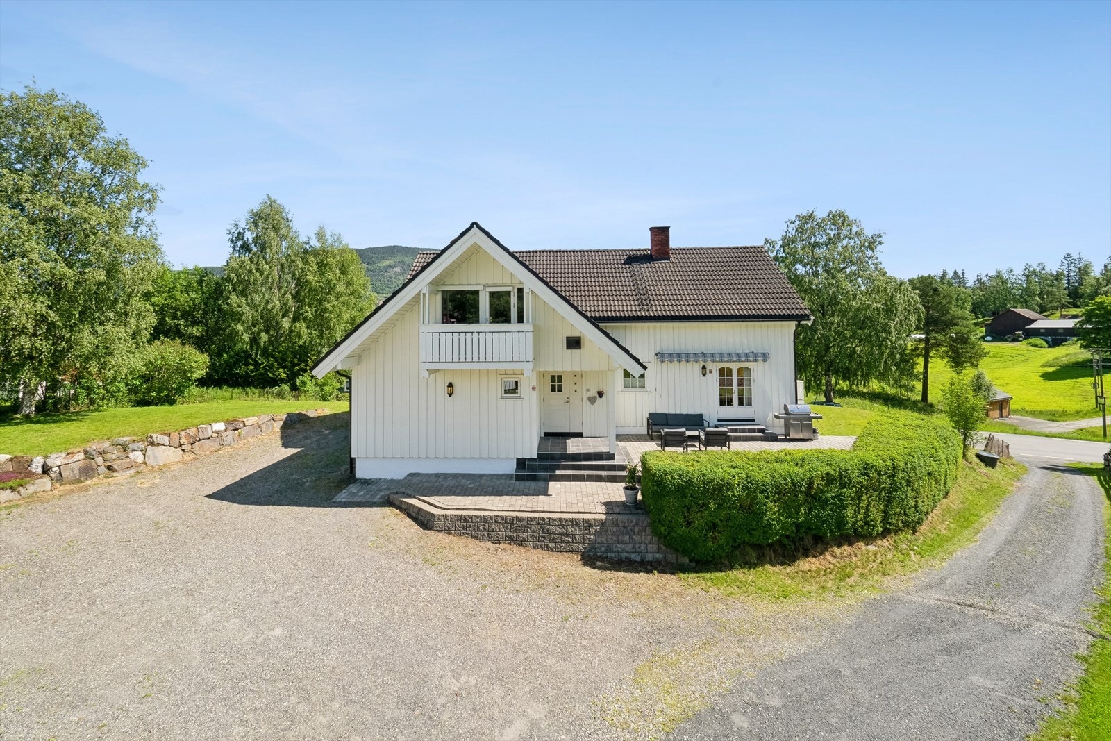 Eneboligen er opprinnelig fra 1954, men har blitt bygget på og ombygd i 2005. Galleribilde